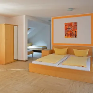 https://mezzaluna.dresdenhotels.net